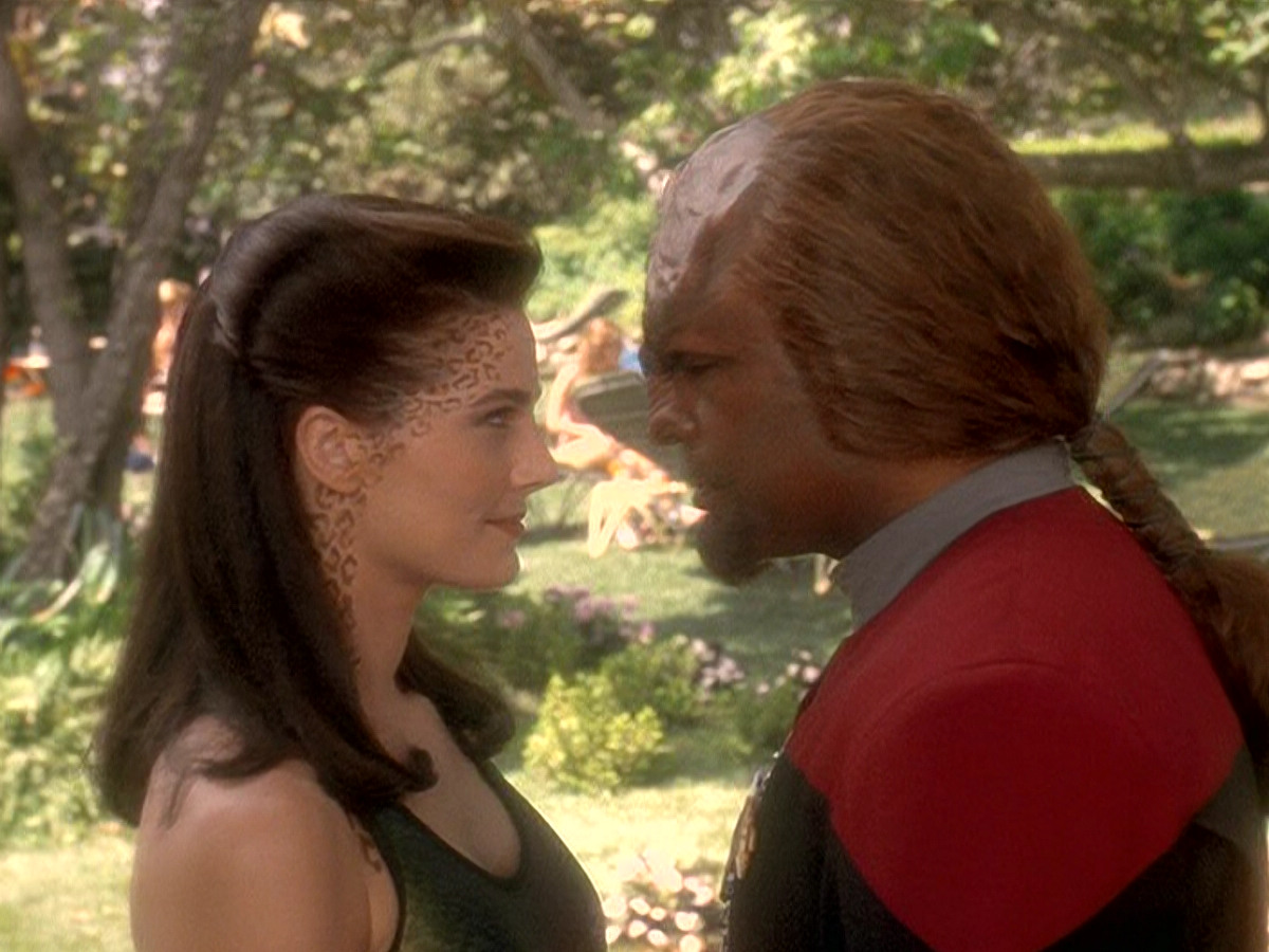 extant_StarTrek_DS9_5x07-LetHeWhoIsWithoutSin_01199.jpg