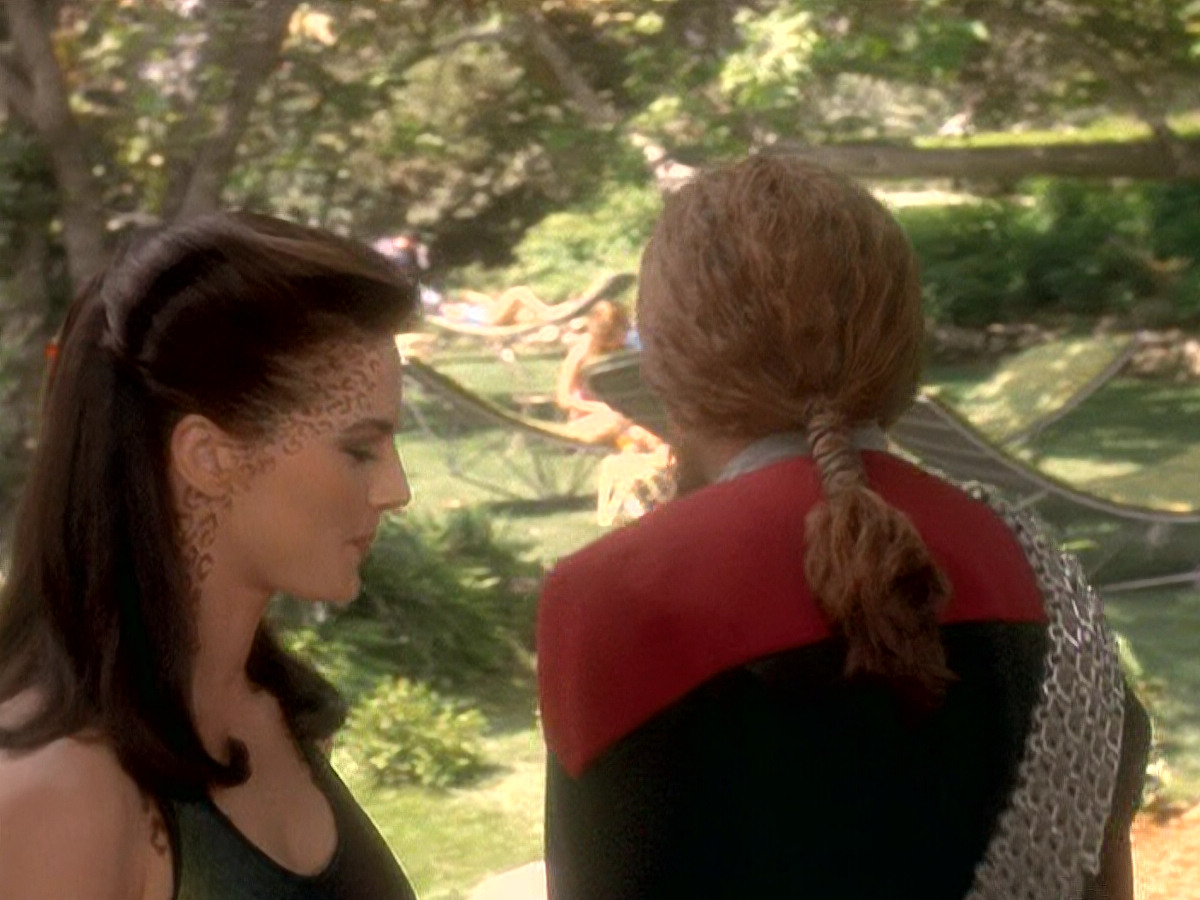 extant_StarTrek_DS9_5x07-LetHeWhoIsWithoutSin_01204.jpg