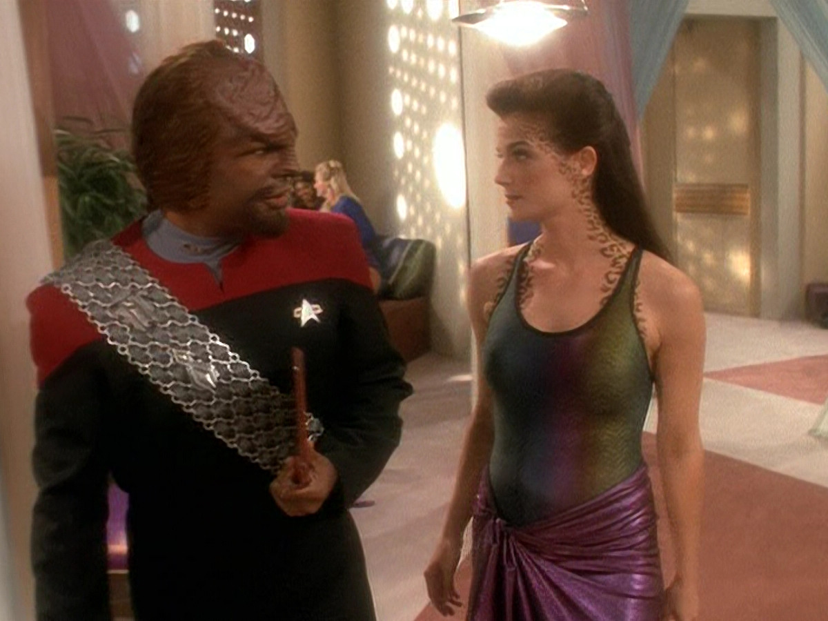extant_StarTrek_DS9_5x07-LetHeWhoIsWithoutSin_01294.jpg