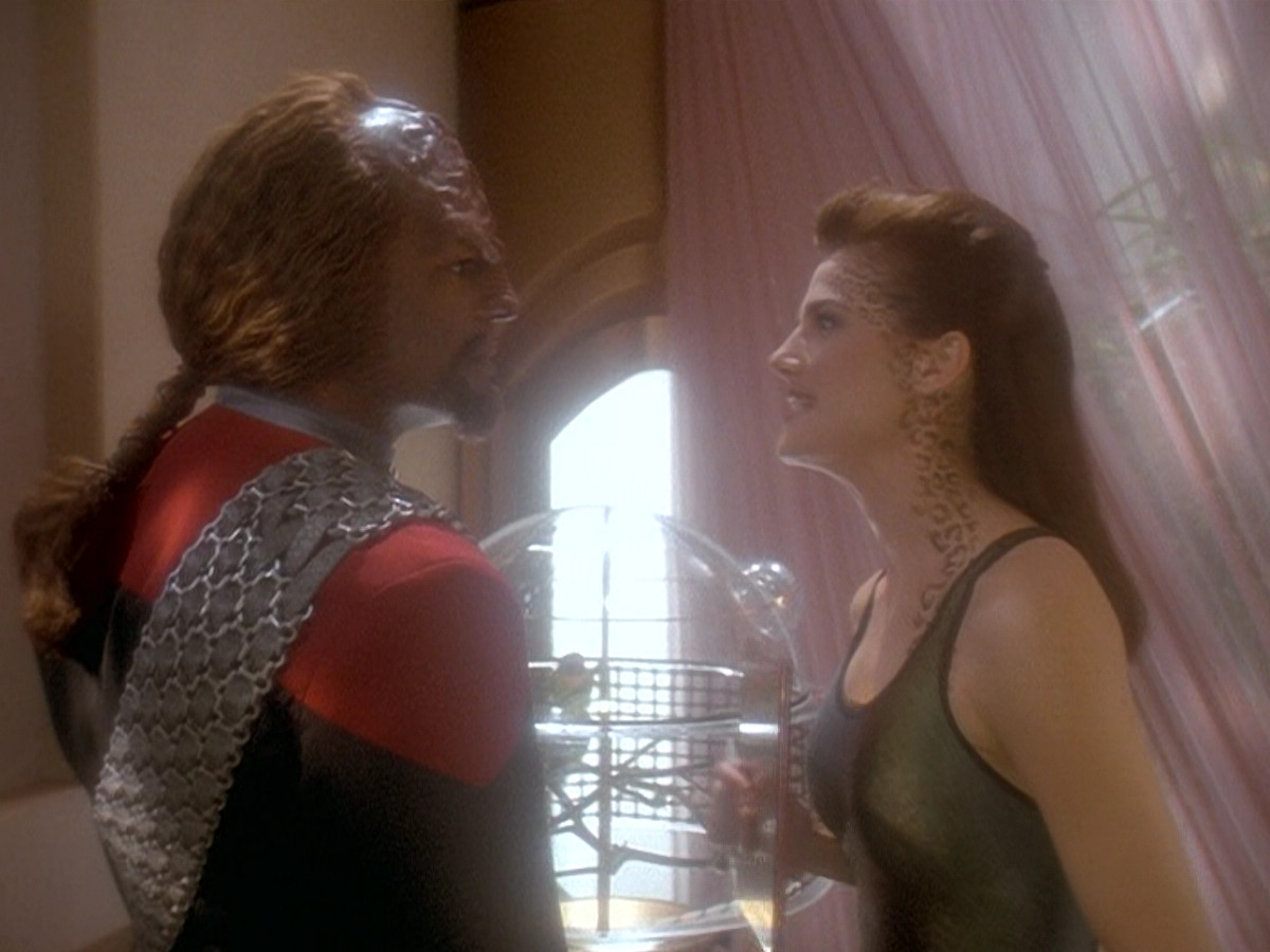 extant_StarTrek_DS9_5x07-LetHeWhoIsWithoutSin_01392.jpg