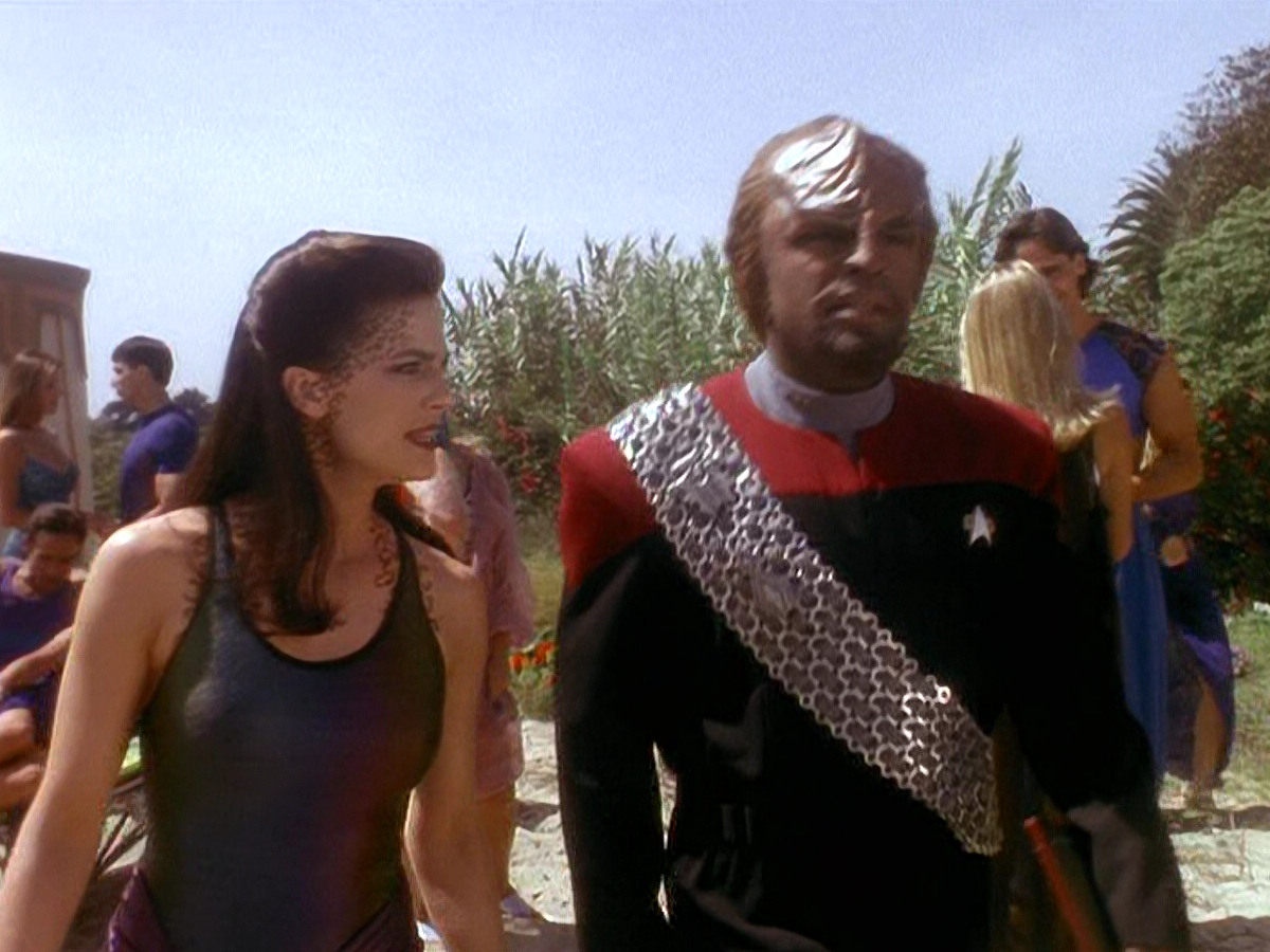 extant_StarTrek_DS9_5x07-LetHeWhoIsWithoutSin_01432.jpg