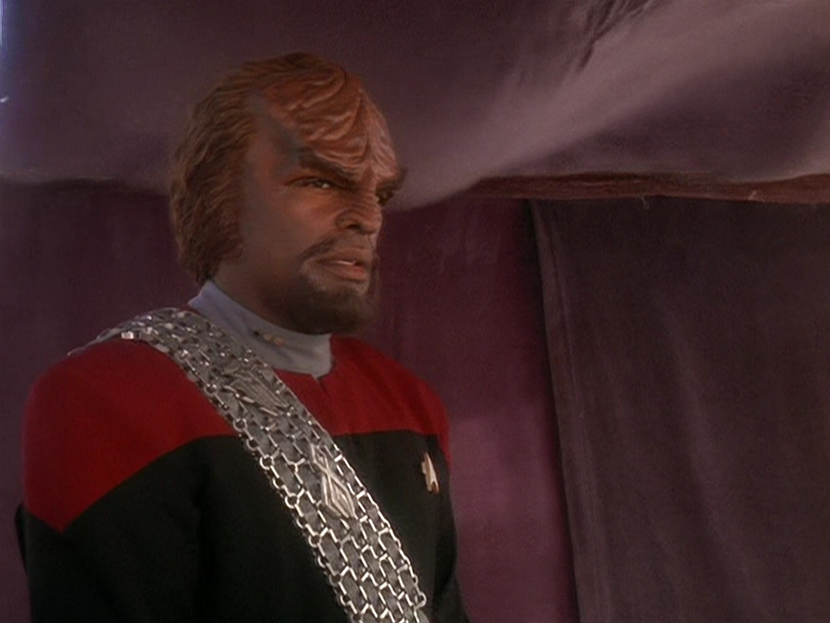 extant_StarTrek_DS9_5x07-LetHeWhoIsWithoutSin_01452.jpg