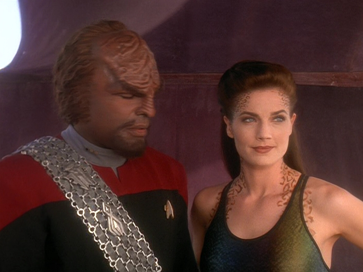 extant_StarTrek_DS9_5x07-LetHeWhoIsWithoutSin_01520.jpg