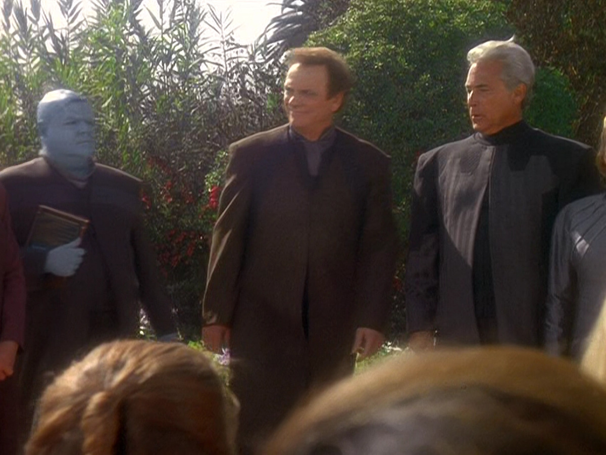 extant_StarTrek_DS9_5x07-LetHeWhoIsWithoutSin_01530.jpg