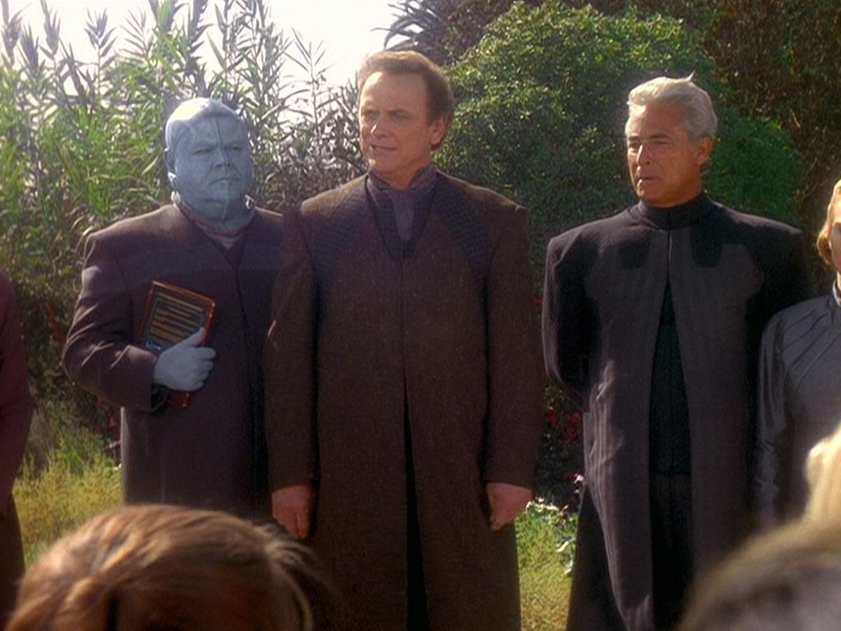 extant_StarTrek_DS9_5x07-LetHeWhoIsWithoutSin_01545.jpg
