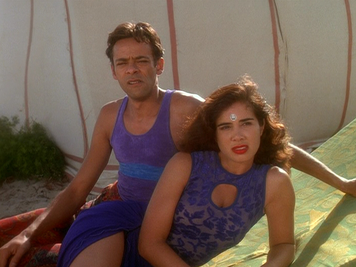 extant_StarTrek_DS9_5x07-LetHeWhoIsWithoutSin_01550.jpg