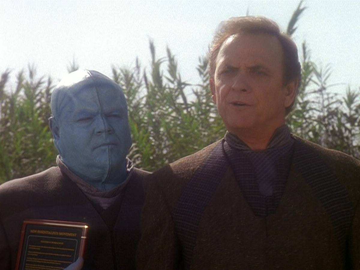 extant_StarTrek_DS9_5x07-LetHeWhoIsWithoutSin_01584.jpg