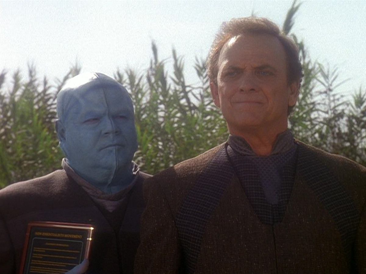 extant_StarTrek_DS9_5x07-LetHeWhoIsWithoutSin_01594.jpg