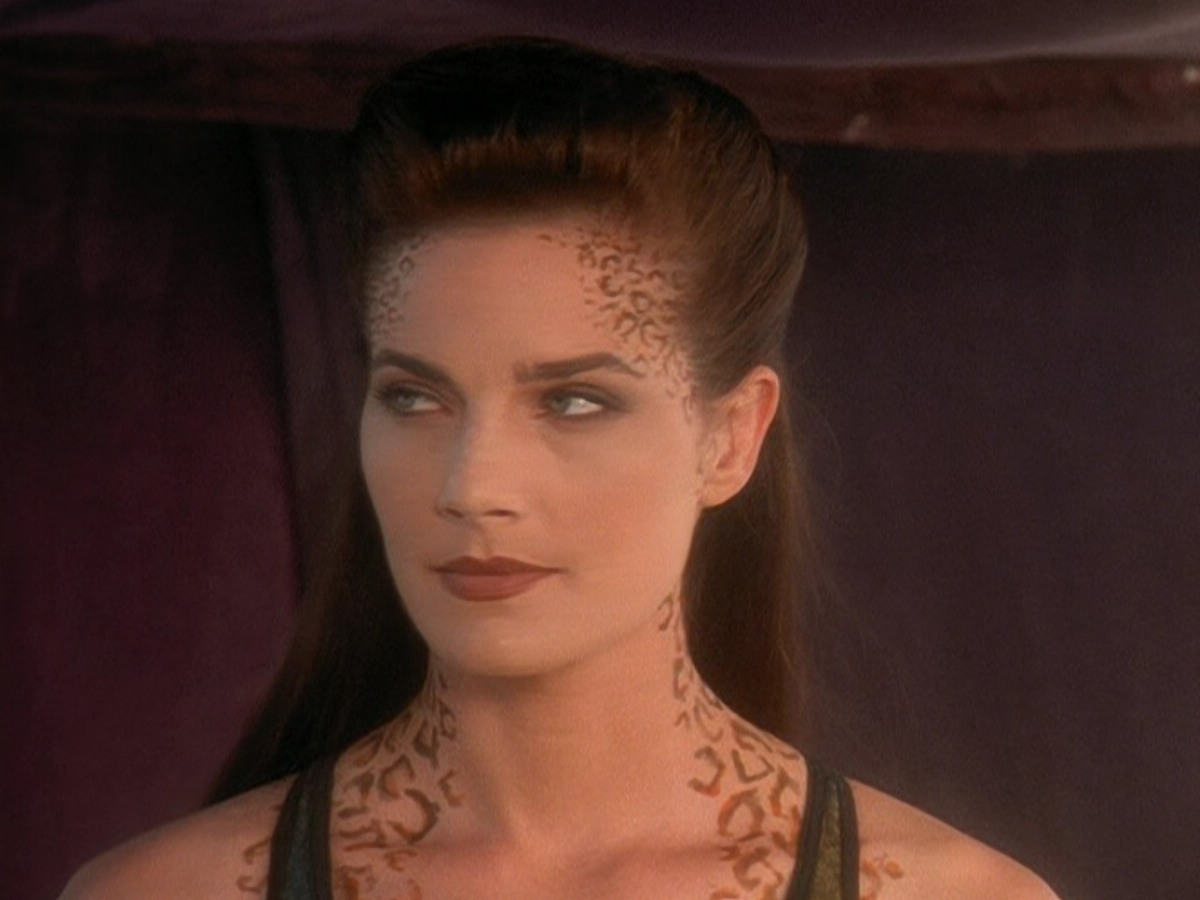 extant_StarTrek_DS9_5x07-LetHeWhoIsWithoutSin_01606.jpg