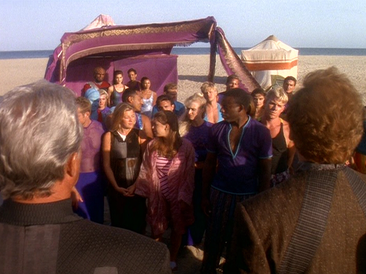 extant_StarTrek_DS9_5x07-LetHeWhoIsWithoutSin_01621.jpg