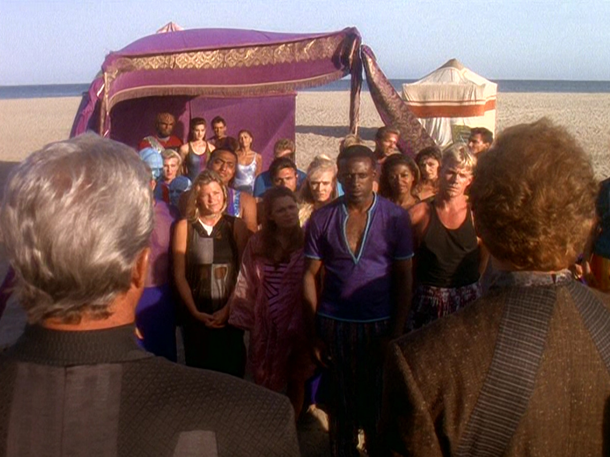 extant_StarTrek_DS9_5x07-LetHeWhoIsWithoutSin_01625.jpg