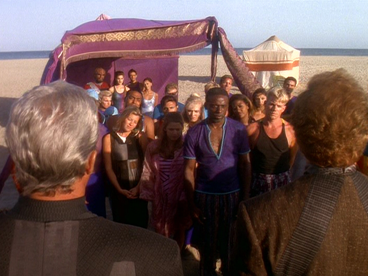 extant_StarTrek_DS9_5x07-LetHeWhoIsWithoutSin_01627.jpg