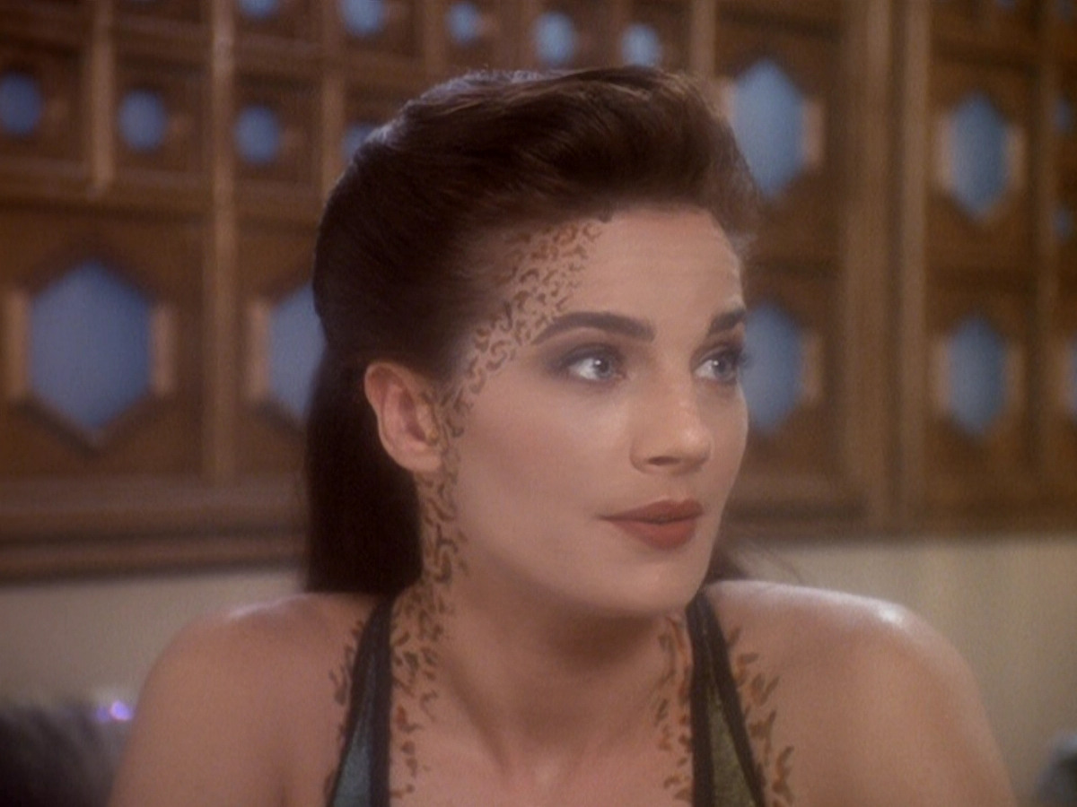 extant_StarTrek_DS9_5x07-LetHeWhoIsWithoutSin_01714.jpg