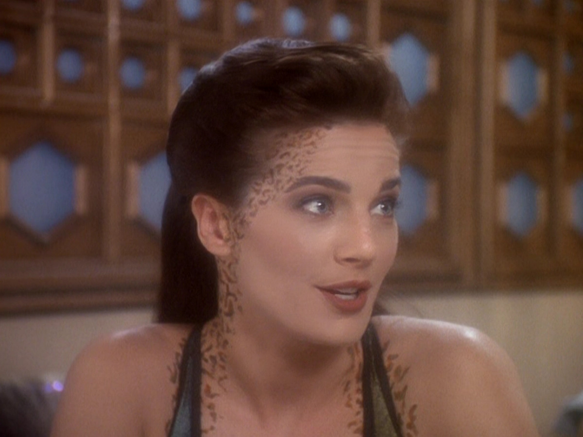 extant_StarTrek_DS9_5x07-LetHeWhoIsWithoutSin_01717.jpg