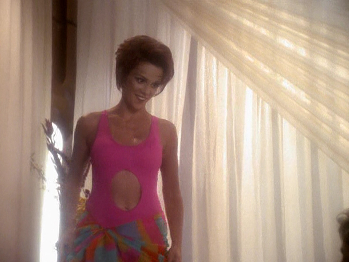 extant_StarTrek_DS9_5x07-LetHeWhoIsWithoutSin_01728.jpg