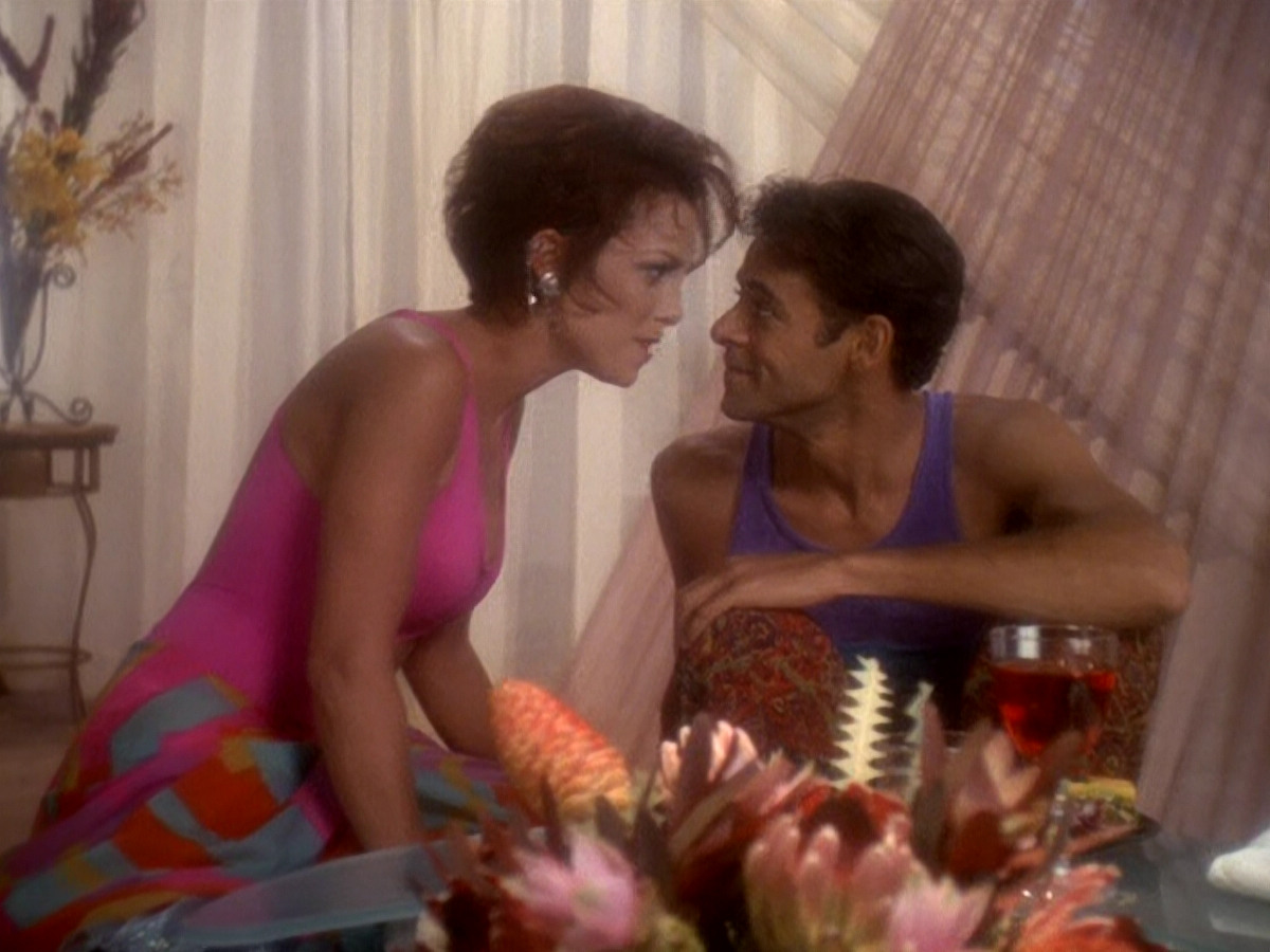 extant_StarTrek_DS9_5x07-LetHeWhoIsWithoutSin_01731.jpg