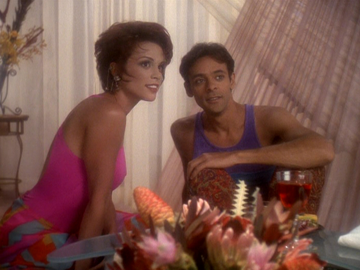 extant_StarTrek_DS9_5x07-LetHeWhoIsWithoutSin_01742.jpg