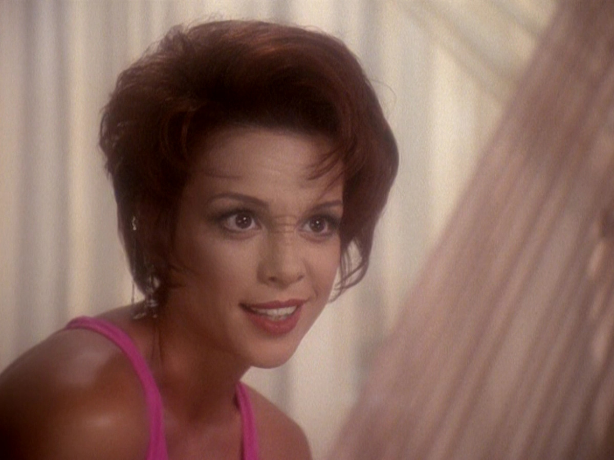 extant_StarTrek_DS9_5x07-LetHeWhoIsWithoutSin_01784.jpg
