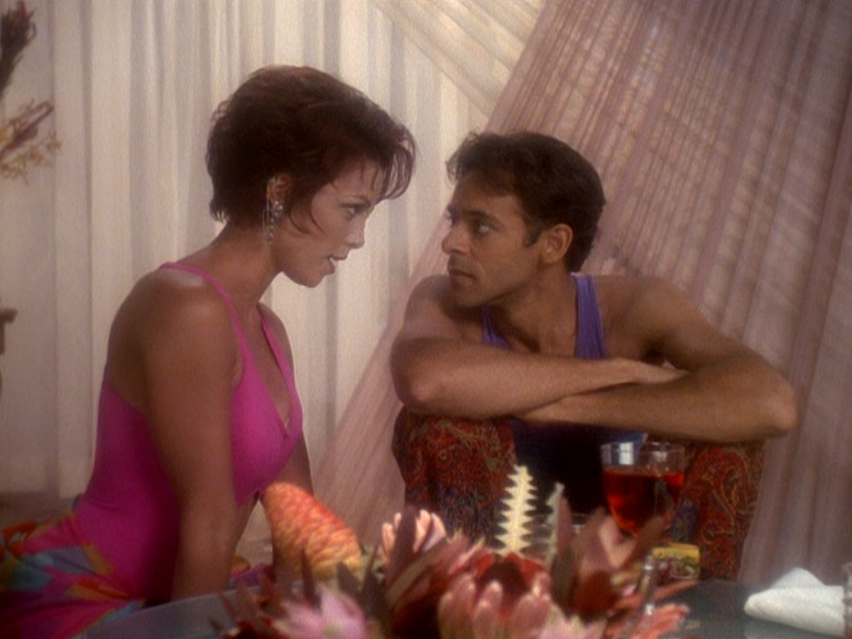 extant_StarTrek_DS9_5x07-LetHeWhoIsWithoutSin_01797.jpg