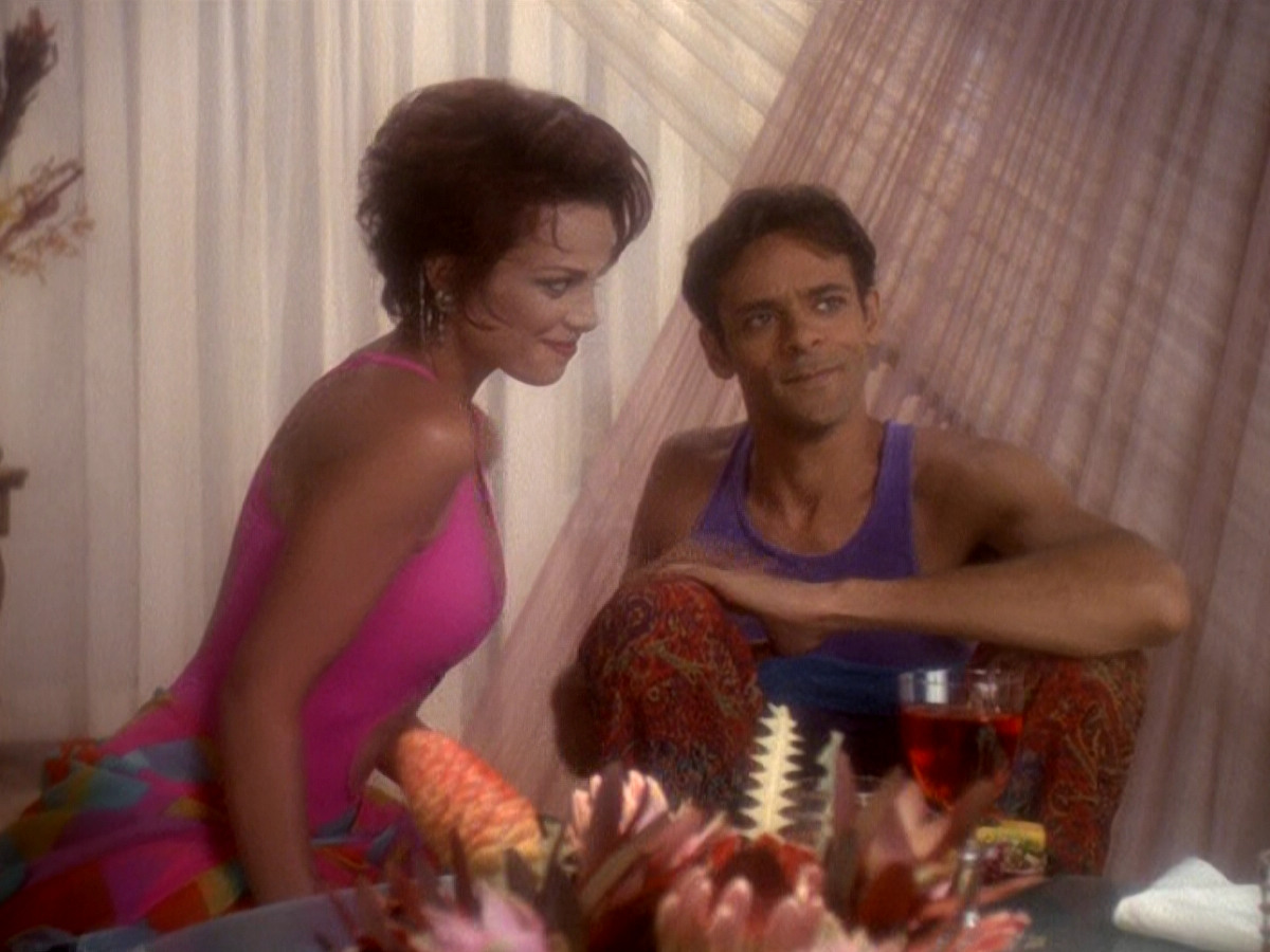 extant_StarTrek_DS9_5x07-LetHeWhoIsWithoutSin_01810.jpg