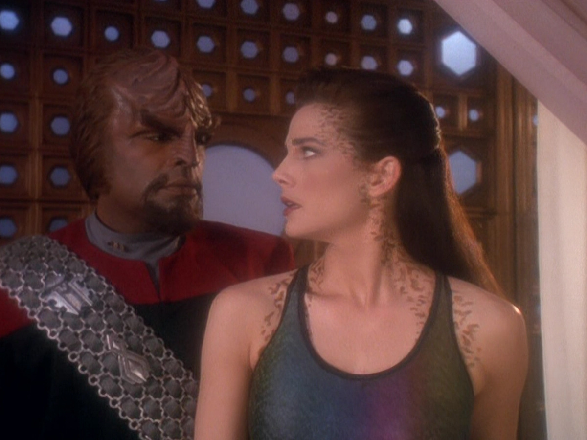 extant_StarTrek_DS9_5x07-LetHeWhoIsWithoutSin_01846.jpg