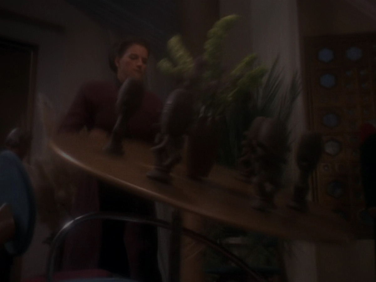 extant_StarTrek_DS9_5x07-LetHeWhoIsWithoutSin_01856.jpg