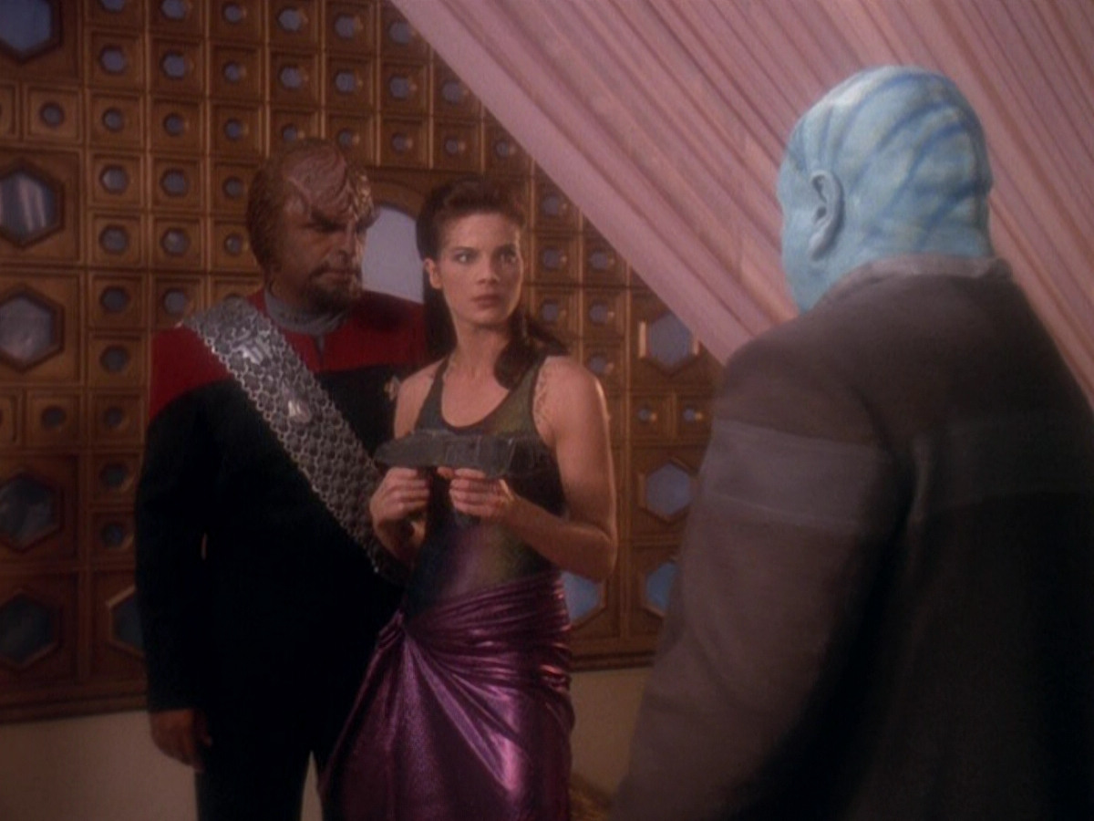 extant_StarTrek_DS9_5x07-LetHeWhoIsWithoutSin_01883.jpg