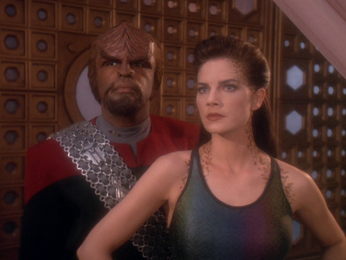 extant_StarTrek_DS9_5x07-LetHeWhoIsWithoutSin_01904.jpg