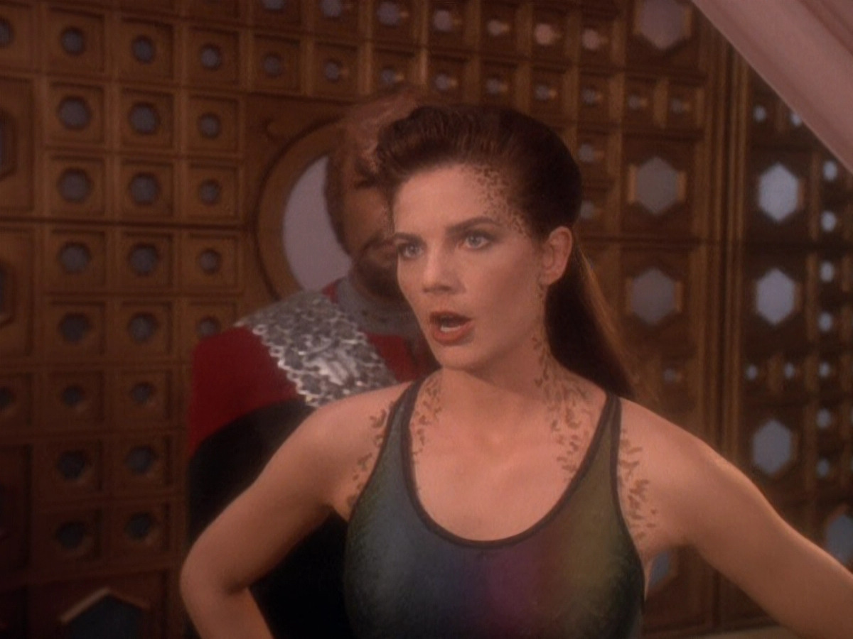 extant_StarTrek_DS9_5x07-LetHeWhoIsWithoutSin_01957.jpg