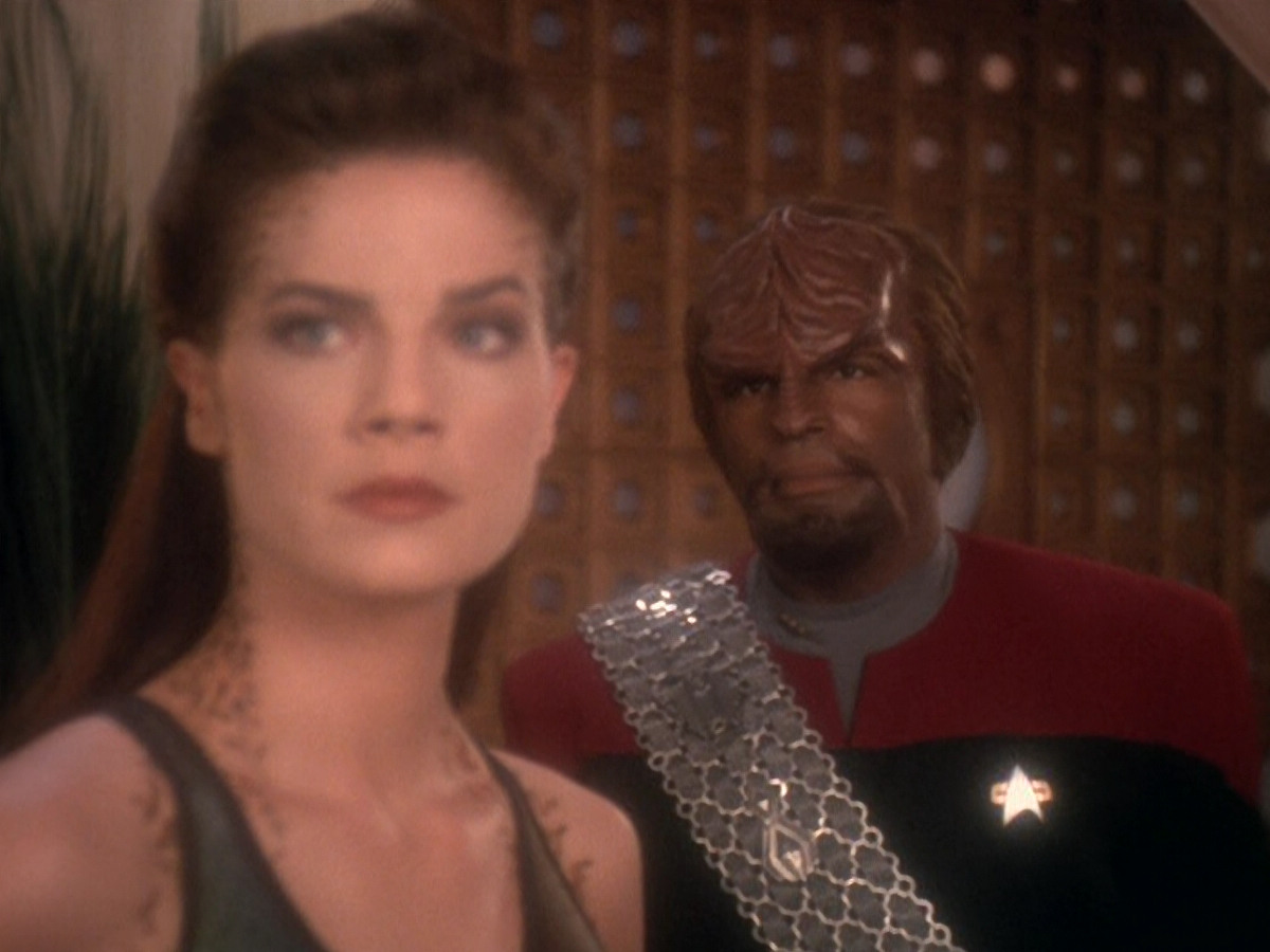 extant_StarTrek_DS9_5x07-LetHeWhoIsWithoutSin_01986.jpg