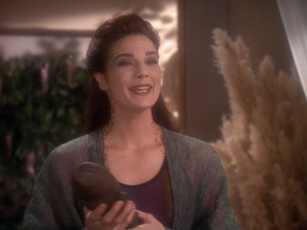 extant_StarTrek_DS9_5x07-LetHeWhoIsWithoutSin_02184.jpg
