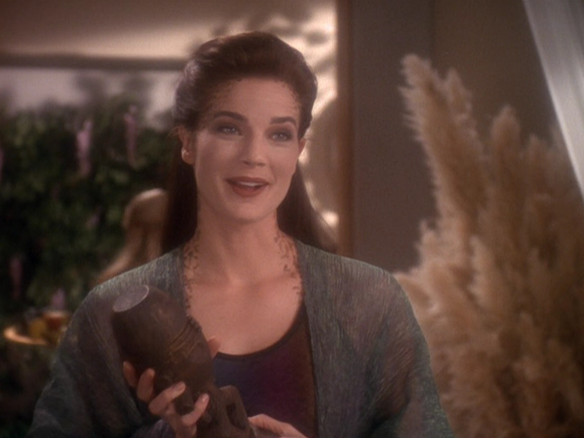 extant_StarTrek_DS9_5x07-LetHeWhoIsWithoutSin_02185.jpg
