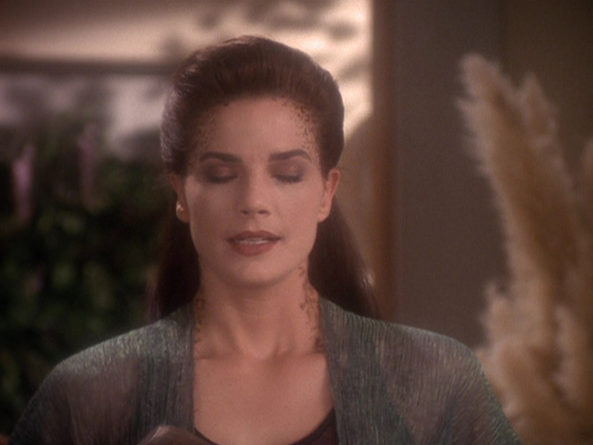 extant_StarTrek_DS9_5x07-LetHeWhoIsWithoutSin_02205.jpg