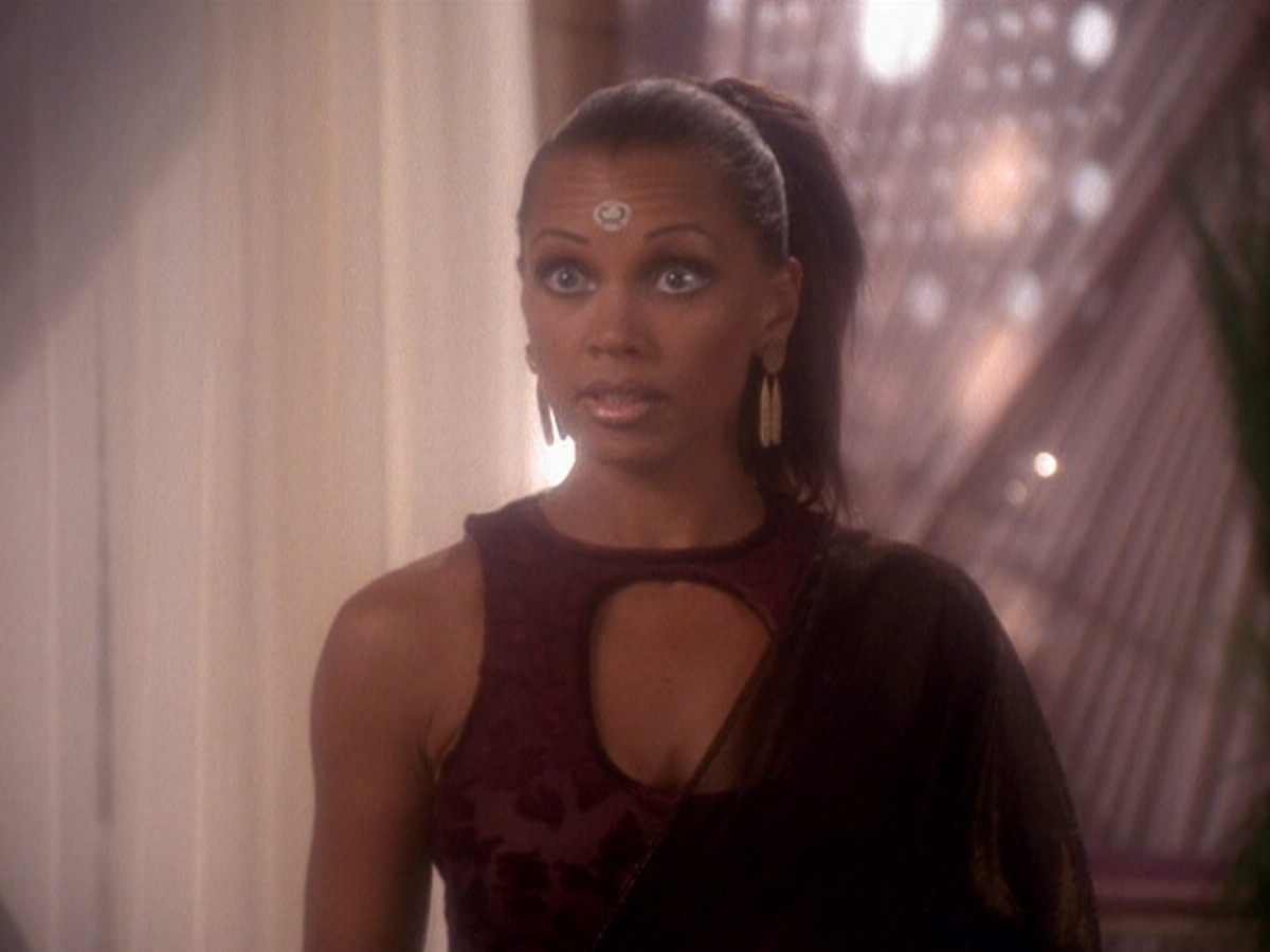 extant_StarTrek_DS9_5x07-LetHeWhoIsWithoutSin_02215.jpg