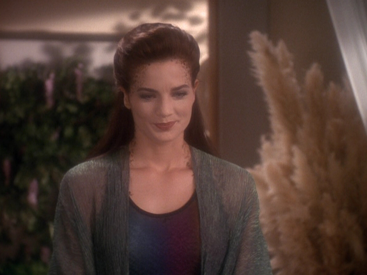 extant_StarTrek_DS9_5x07-LetHeWhoIsWithoutSin_02225.jpg