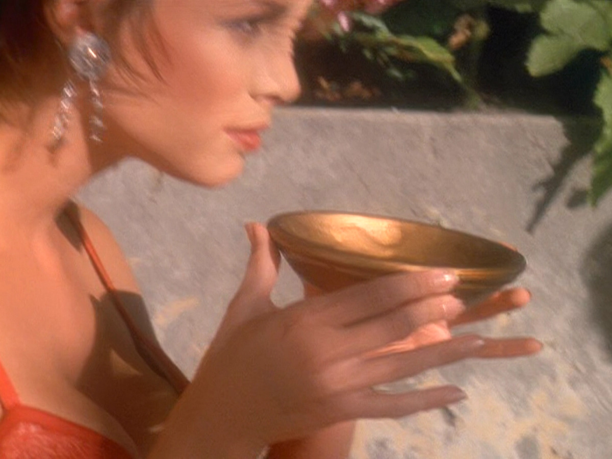 extant_StarTrek_DS9_5x07-LetHeWhoIsWithoutSin_02262.jpg