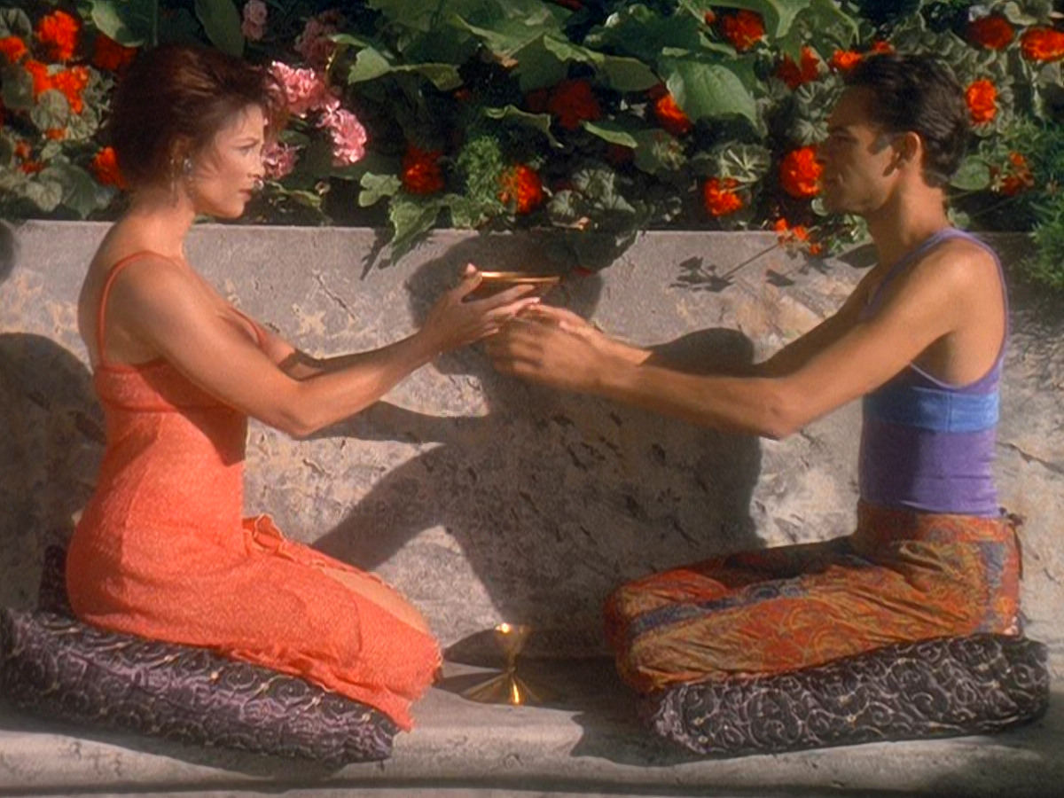 extant_StarTrek_DS9_5x07-LetHeWhoIsWithoutSin_02284.jpg