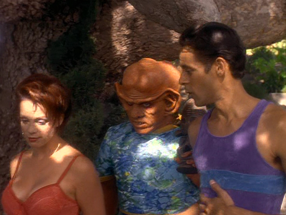 extant_StarTrek_DS9_5x07-LetHeWhoIsWithoutSin_02323.jpg
