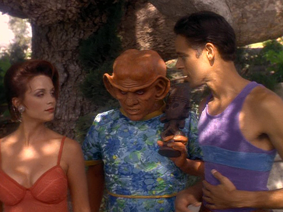 extant_StarTrek_DS9_5x07-LetHeWhoIsWithoutSin_02324.jpg