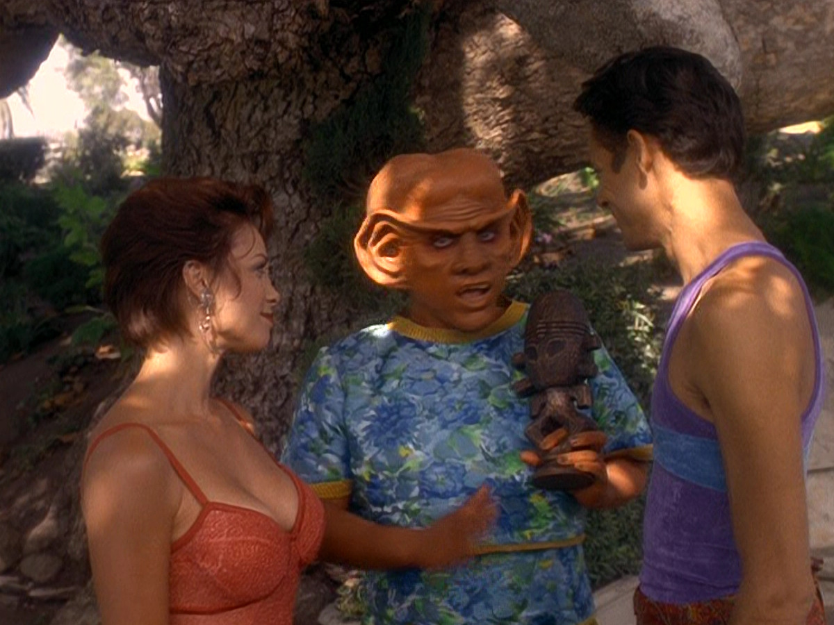 extant_StarTrek_DS9_5x07-LetHeWhoIsWithoutSin_02336.jpg