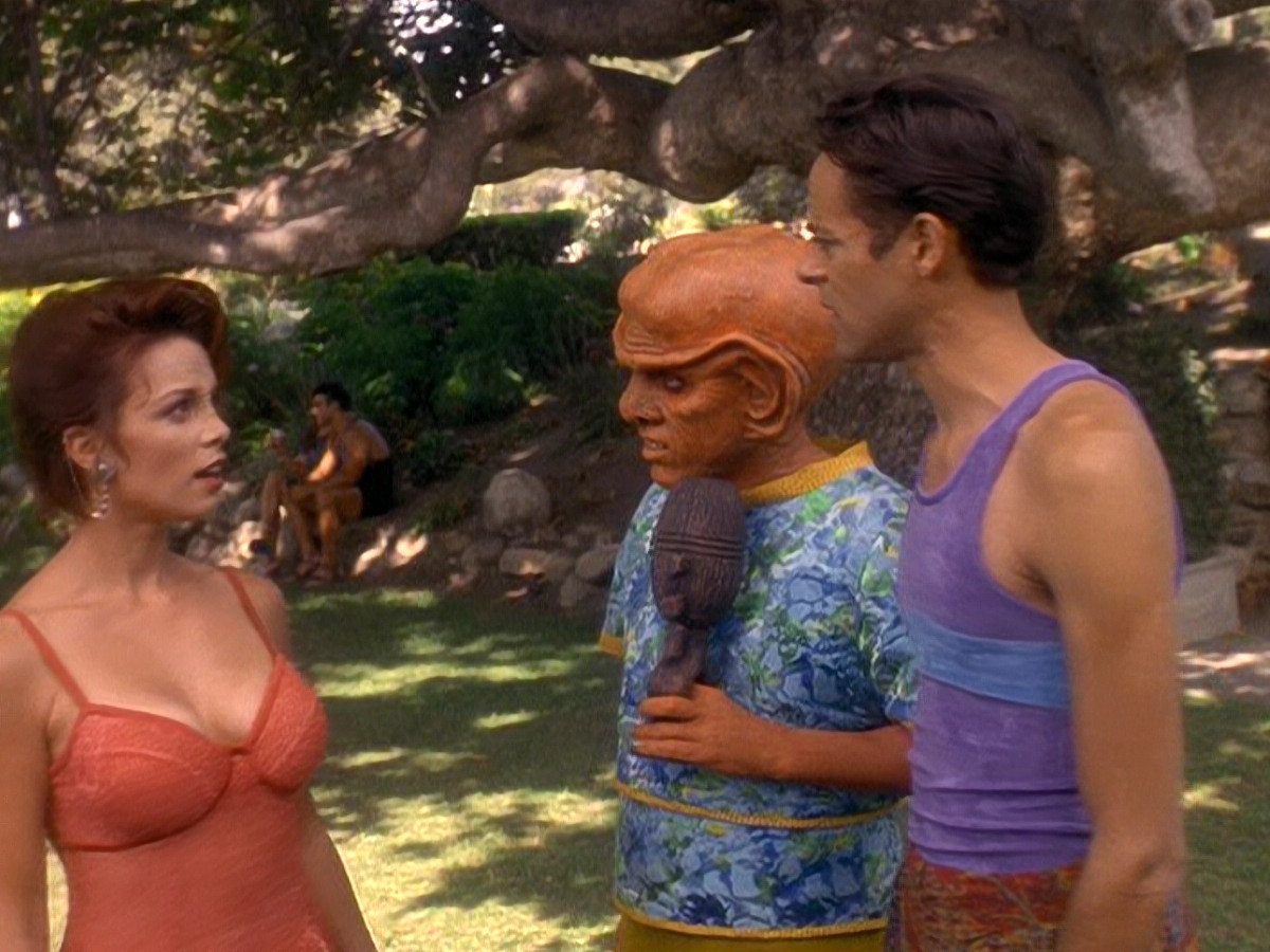 extant_StarTrek_DS9_5x07-LetHeWhoIsWithoutSin_02364.jpg