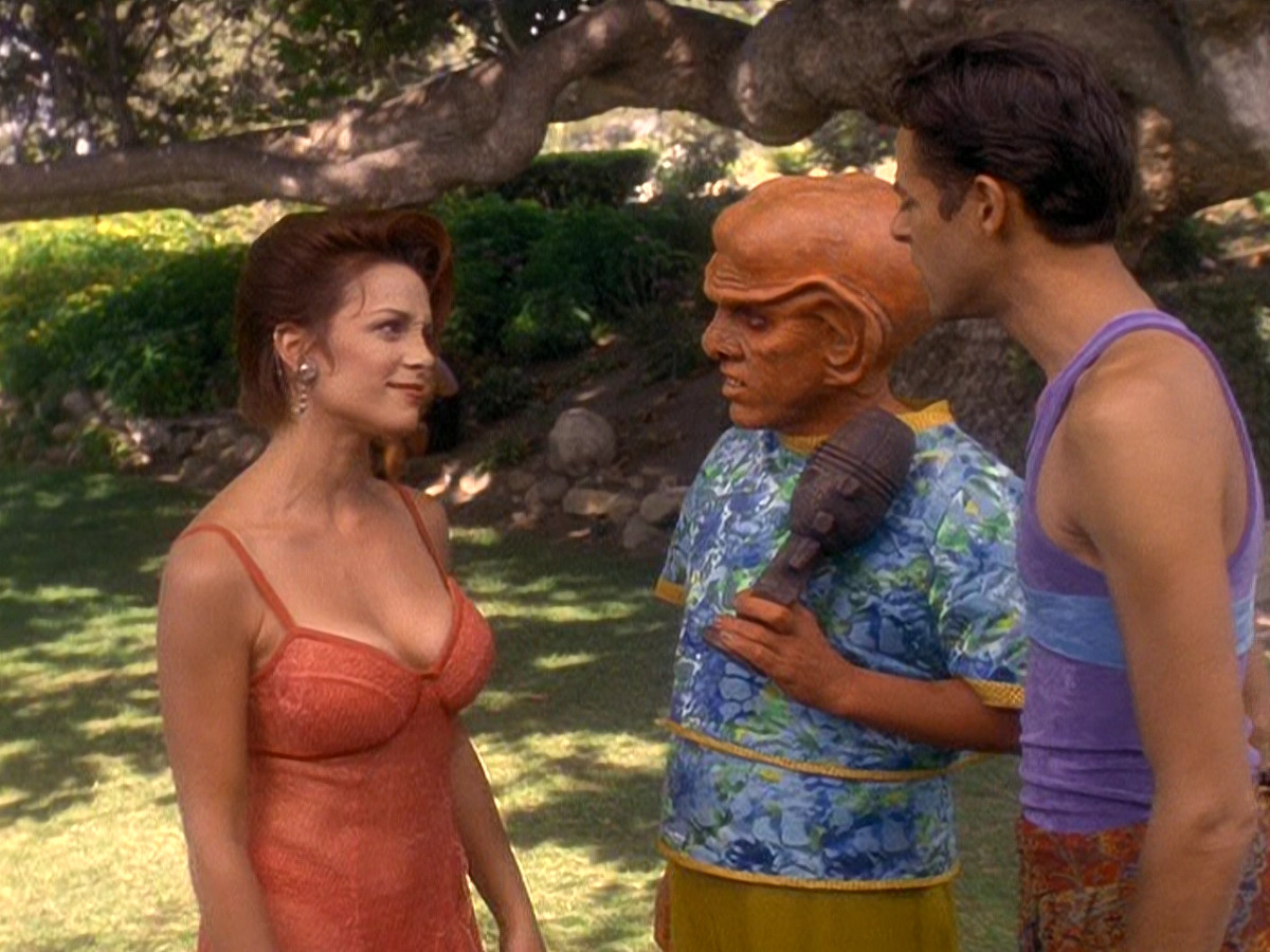 extant_StarTrek_DS9_5x07-LetHeWhoIsWithoutSin_02369.jpg