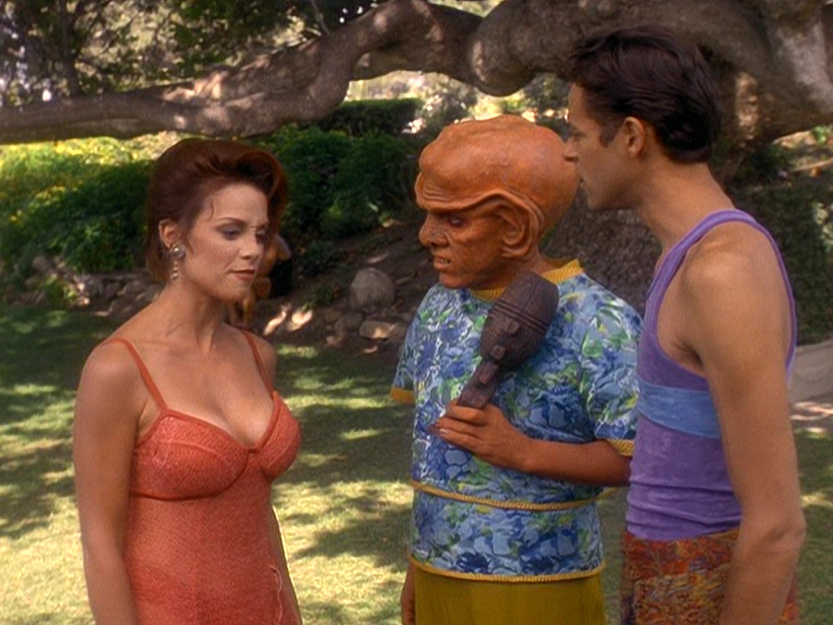 extant_StarTrek_DS9_5x07-LetHeWhoIsWithoutSin_02372.jpg