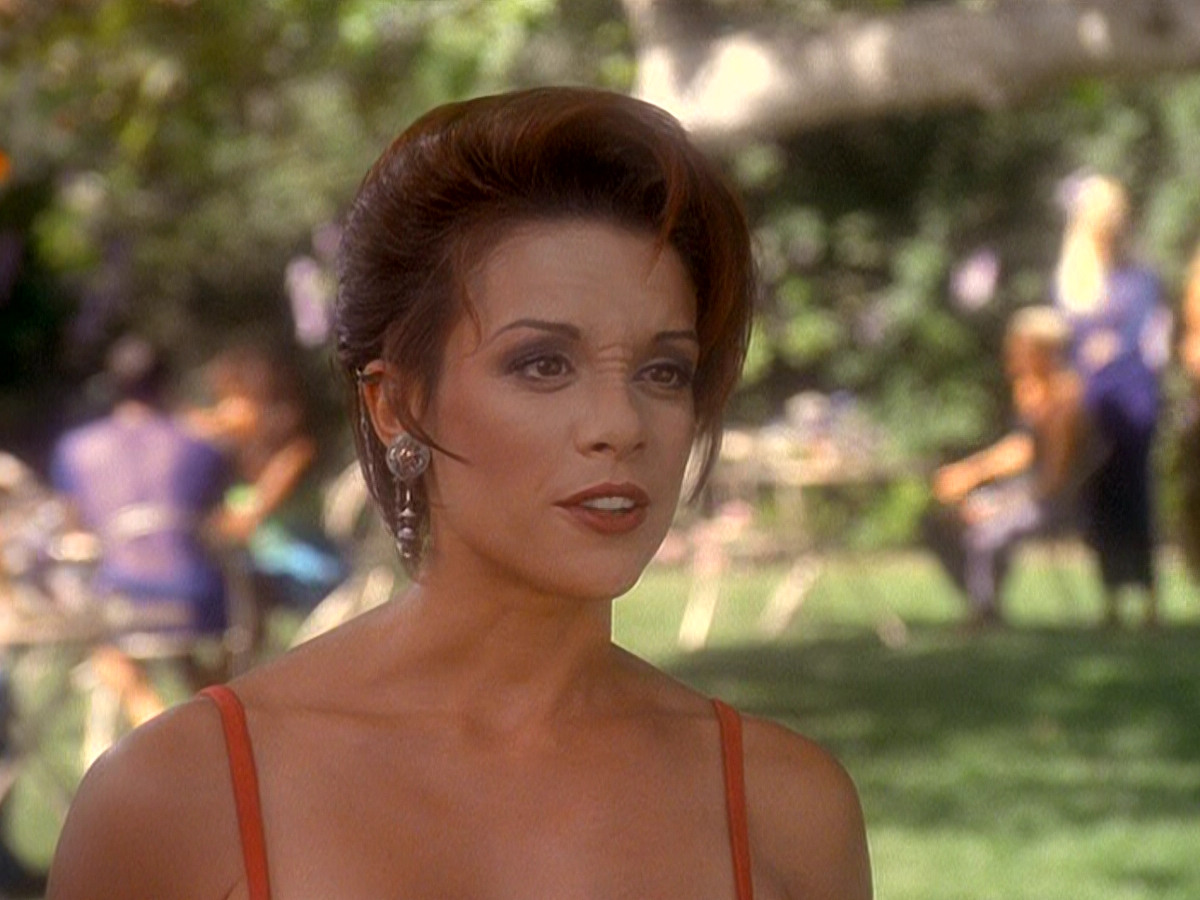 extant_StarTrek_DS9_5x07-LetHeWhoIsWithoutSin_02412.jpg