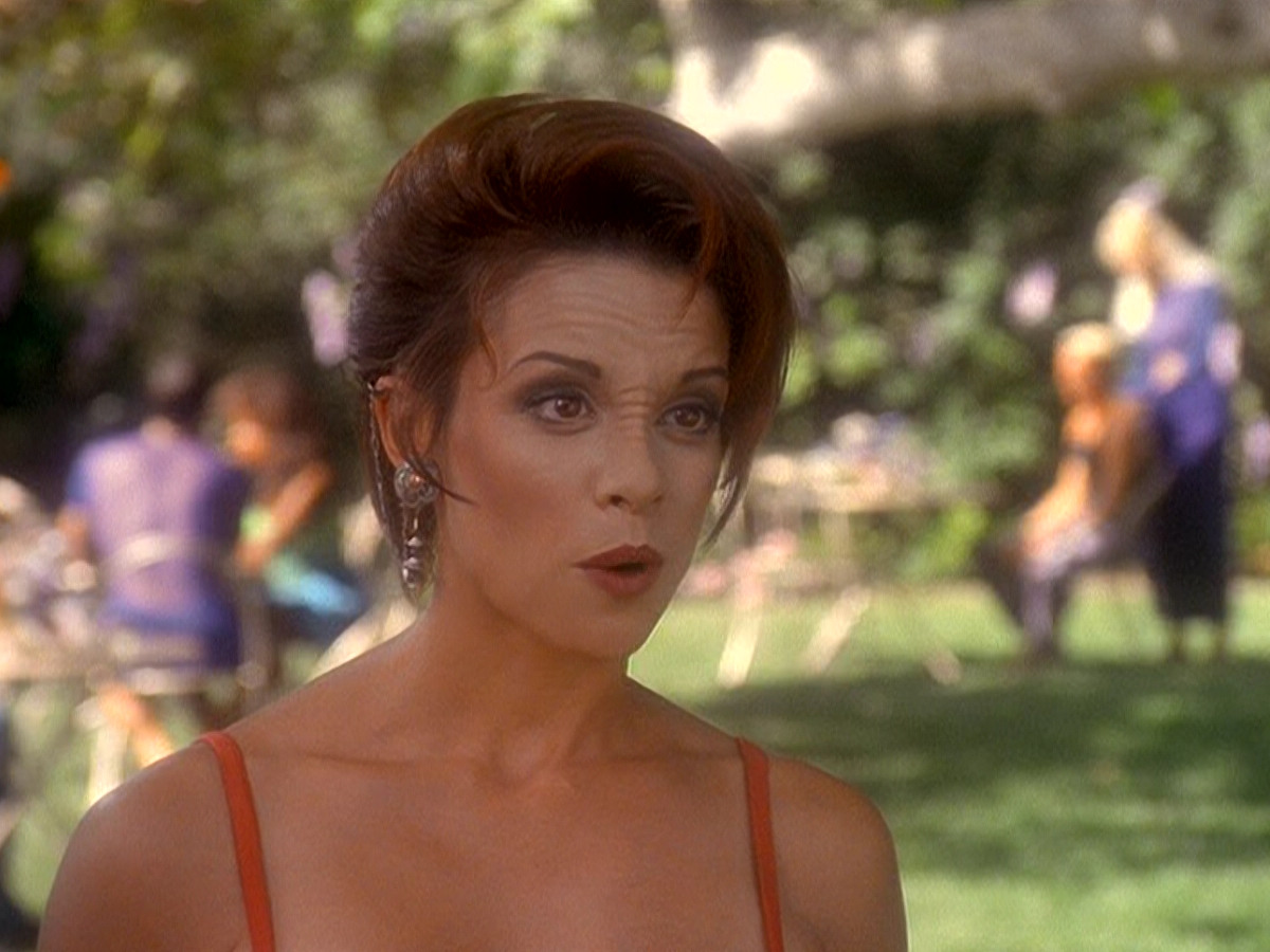 extant_StarTrek_DS9_5x07-LetHeWhoIsWithoutSin_02413.jpg