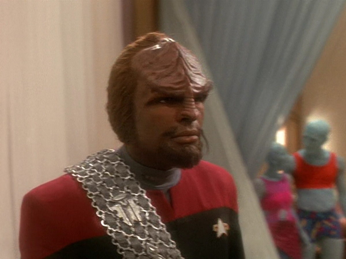 extant_StarTrek_DS9_5x07-LetHeWhoIsWithoutSin_02455.jpg