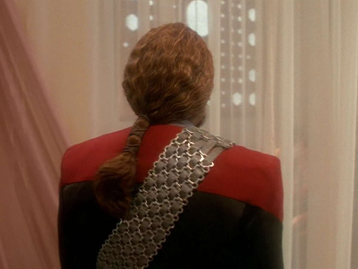 extant_StarTrek_DS9_5x07-LetHeWhoIsWithoutSin_02464.jpg