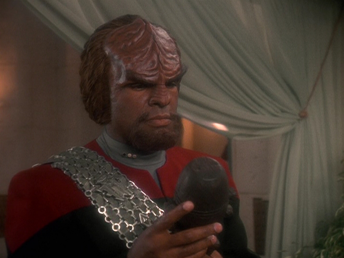 extant_StarTrek_DS9_5x07-LetHeWhoIsWithoutSin_02529.jpg