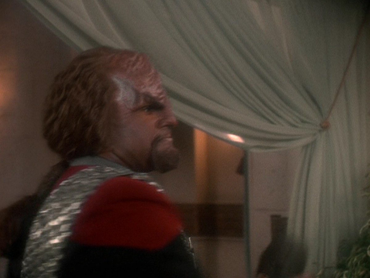 extant_StarTrek_DS9_5x07-LetHeWhoIsWithoutSin_02531.jpg