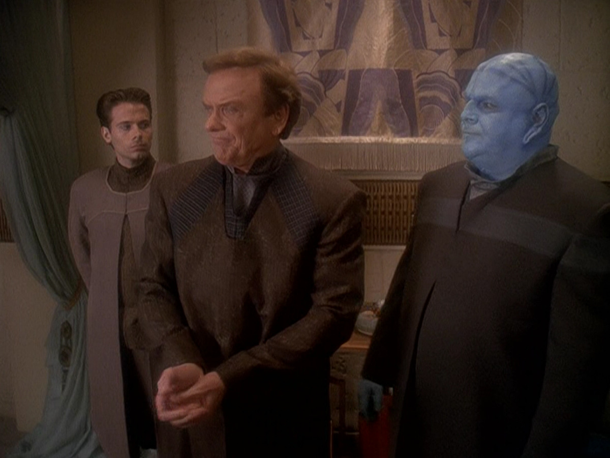 extant_StarTrek_DS9_5x07-LetHeWhoIsWithoutSin_02555.jpg